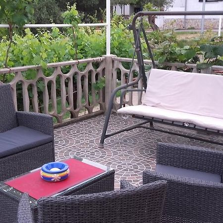 Corry 1 Apartment Ровини Екстериор снимка