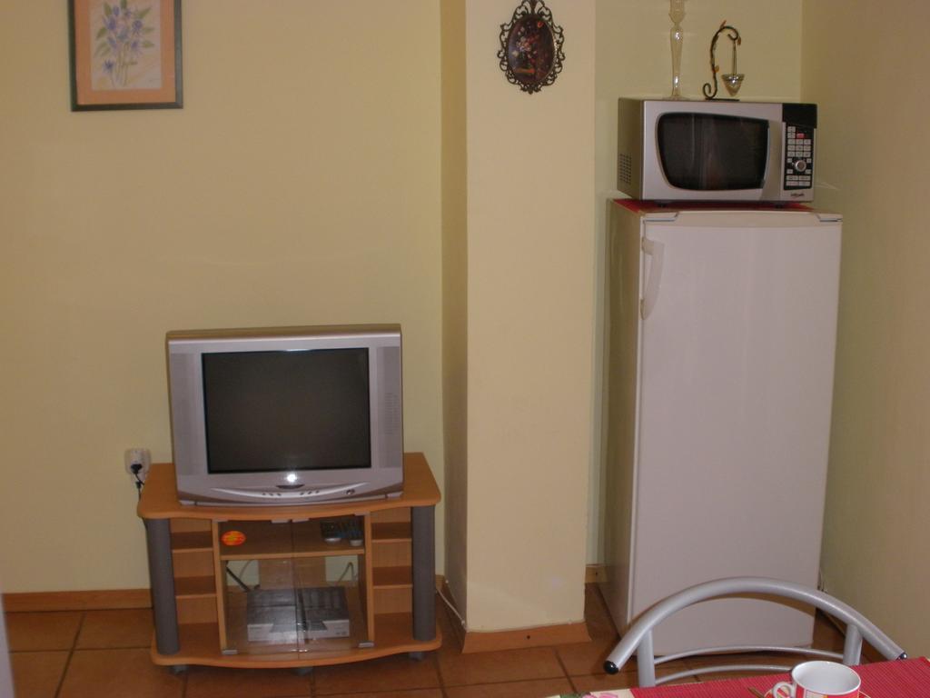 Corry 1 Apartment Ровини Стая снимка