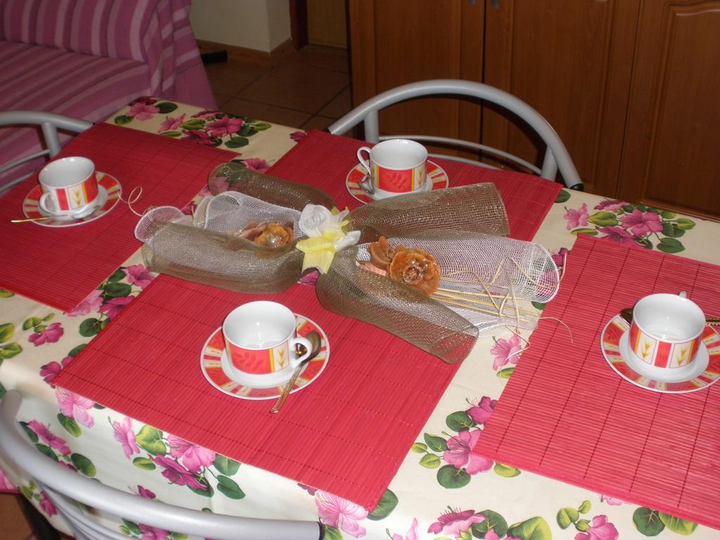 Corry 1 Apartment Ровини Стая снимка
