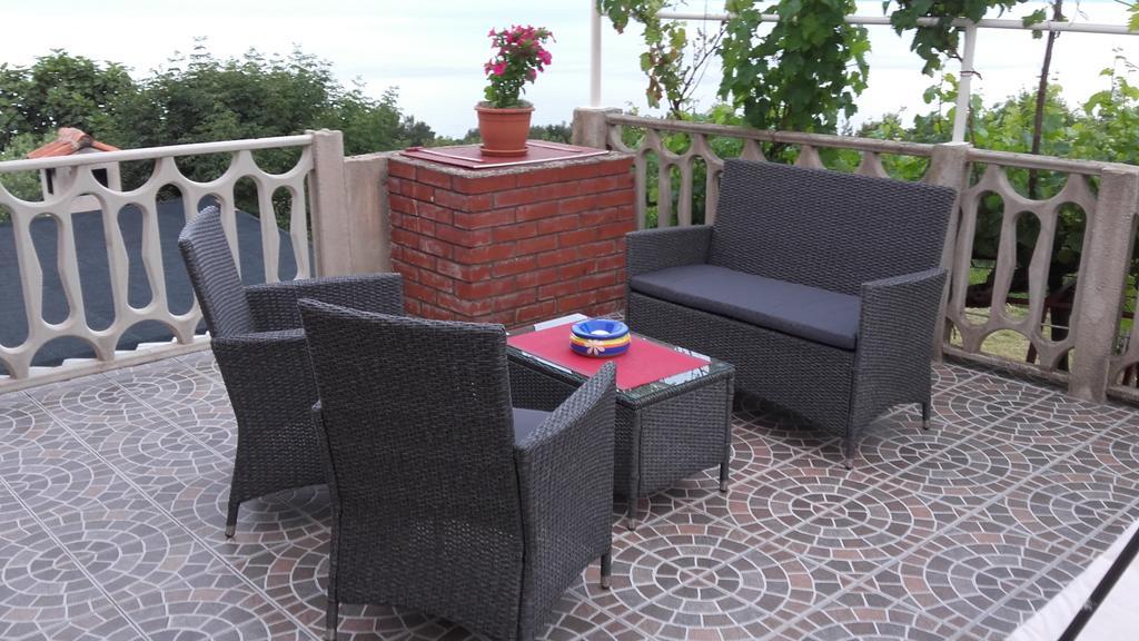 Corry 1 Apartment Ровини Екстериор снимка