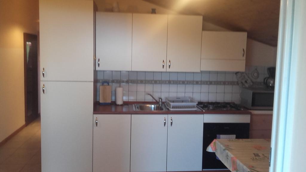 Corry 1 Apartment Ровини Екстериор снимка