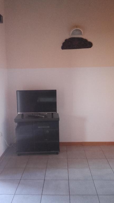 Corry 1 Apartment Ровини Екстериор снимка